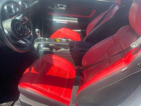 Used 2021 Ford Mustang GT Premium w/ GT Performance Package RWD image 9