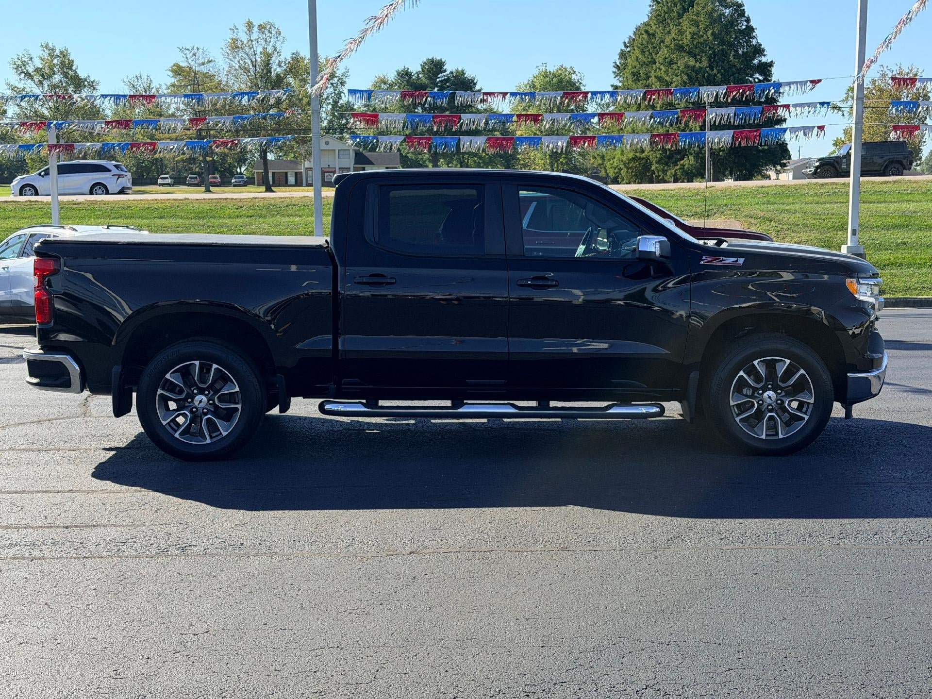Used 2024 Chevrolet Silverado 1500 LT AWD/4WD image 4