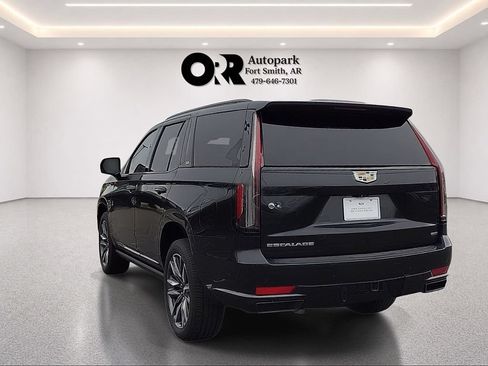 Used 2022 Cadillac Escalade Sport w/ Touring Package AWD/4WD image 4