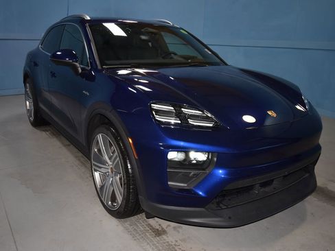 Used 2024 Porsche Macan 4 Electric image 20