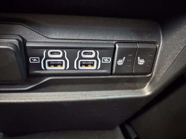 Used 2023 Jeep Grand Cherokee Limited w/ Luxury Tech Group II AWD/4WD image 23