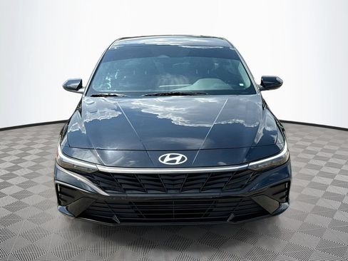 Used 2025 Hyundai Elantra Sport FWD image 2