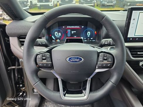 New 2026 Ford Explorer Platinum image 24