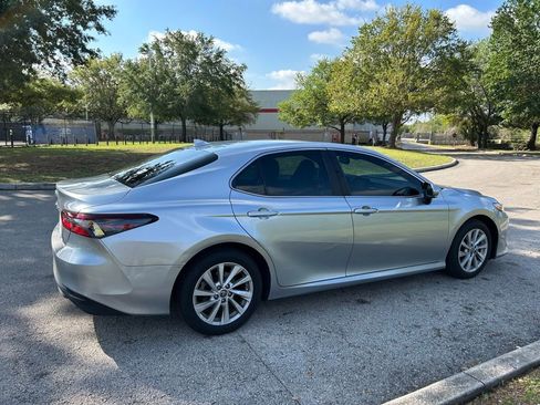 Used 2024 Toyota Camry LE w/ Convenience Package image 5