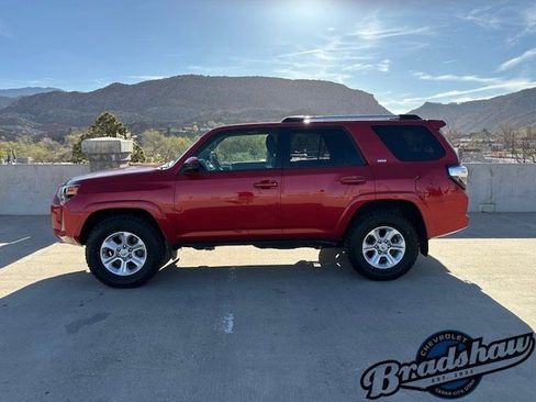 Used 2019 Toyota 4Runner SR5 image 4