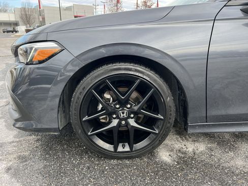 Used 2023 Honda Civic Sport image 12