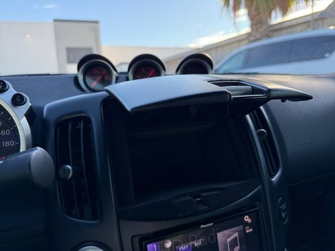 Used 2017 Nissan 370Z Coupe image 18