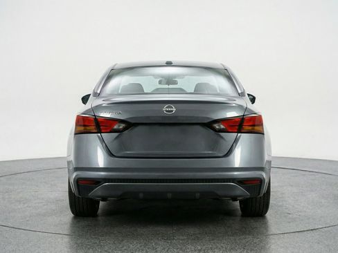 Used 2025 Nissan Altima 2.5 SV image 7