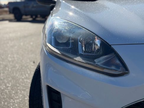 Used 2022 Ford Escape SE image 3