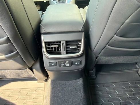 Used 2025 Subaru Outback Limited AWD/4WD image 23