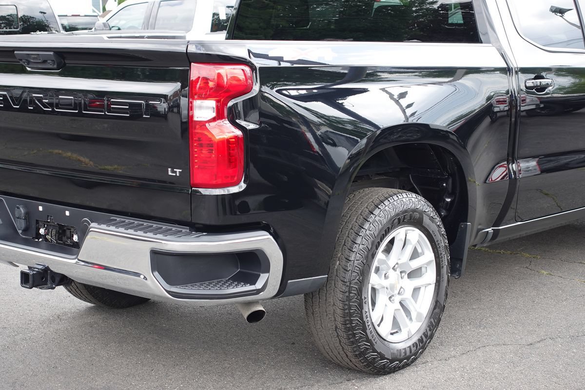Used 2024 Chevrolet Silverado 1500 LT AWD/4WD image 10