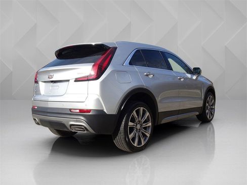 Certified 2022 Cadillac XT4 Premium Luxury w/ Technology Package image 5