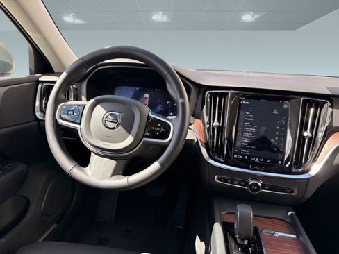 Certified 2025 Volvo V60 B5 Cross Country Plus image 22