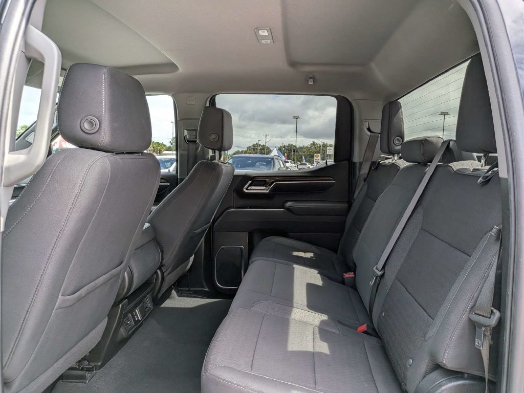 Used 2025 Chevrolet Silverado 1500 LT RWD image 14