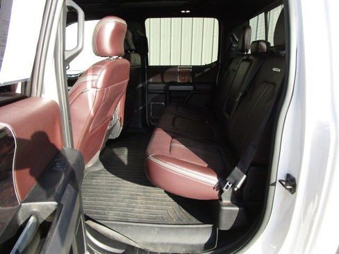 Used 2016 Ford F150 Platinum w/ Equipment Group 701A Luxury image 10