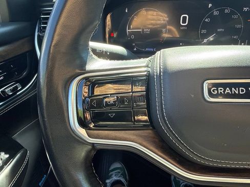 Used 2022 Jeep Grand Wagoneer Series II w/ Premium Group II AWD/4WD image 39