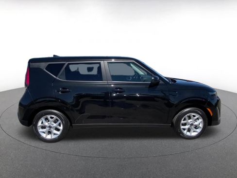 Used 2025 Kia Soul LX w/ LX Technology Package image 16