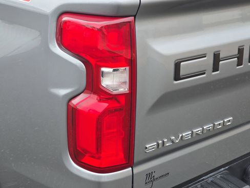 Used 2024 Chevrolet Silverado 1500 LT Trail Boss w/ Convenience Package II image 39