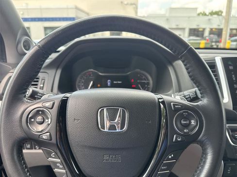 Used 2016 Honda Pilot Touring image 19