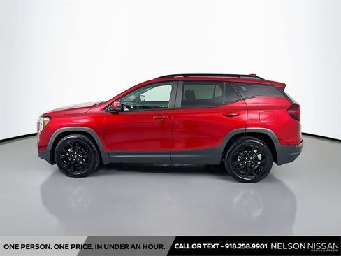 Used 2022 GMC Terrain SLE w/ Driver Convenience Package FWD image 8