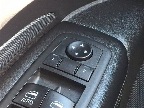 Used 2019 Dodge Durango GT image 29