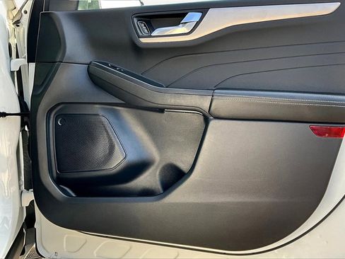 Used 2022 Ford Escape SEL w/ Technology Package image 23