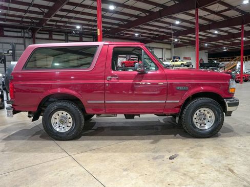 Used 1995 Ford Bronco XLT AWD/4WD image 10