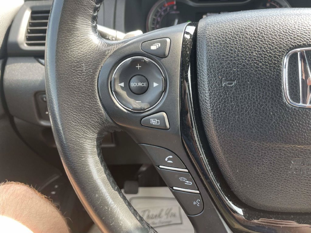 Used 2017 Honda Pilot Touring image 26