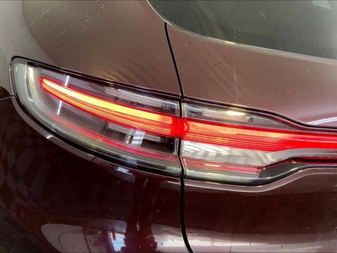 Used 2023 Porsche Macan Turbo image 30