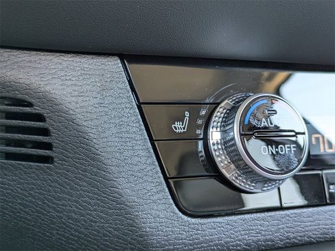 New 2026 Mitsubishi Outlander SE image 23