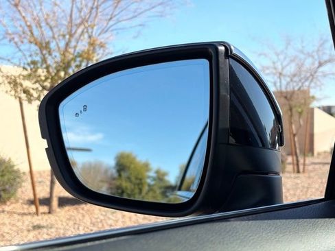 Used 2023 INFINITI QX60 Luxe w/ Performance Audio Package image 11