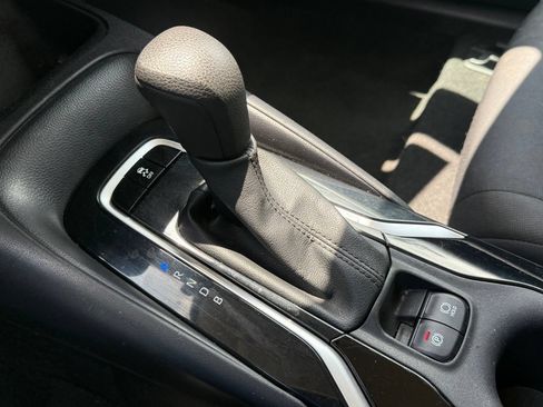 Used 2022 Toyota Corolla LE FWD image 16