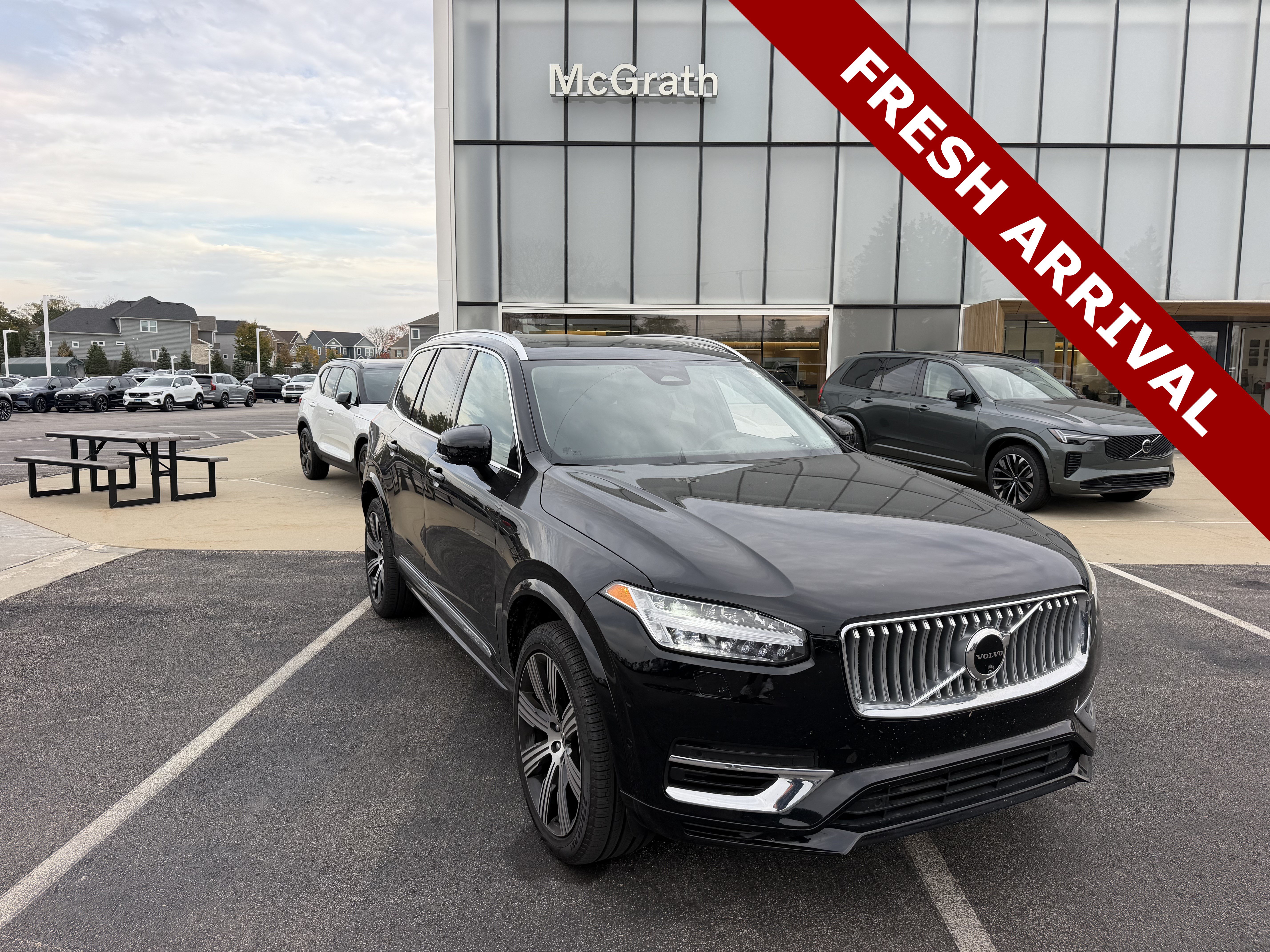 Used 2024 Volvo XC90 T8 Plus w/ Protection Package Premier AWD/4WD image 1
