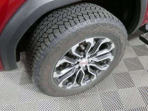 Used 2023 GMC Canyon Denali AWD/4WD image 12