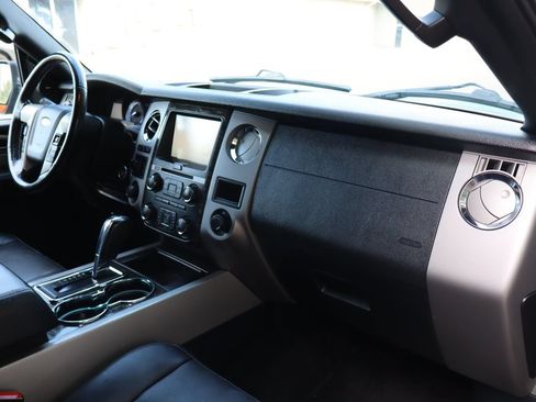 Used 2015 Ford Expedition Limited w/ Equipment Group 301A AWD/4WD image 17
