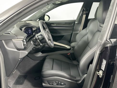 New 2025 Porsche Macan Turbo Electric image 5