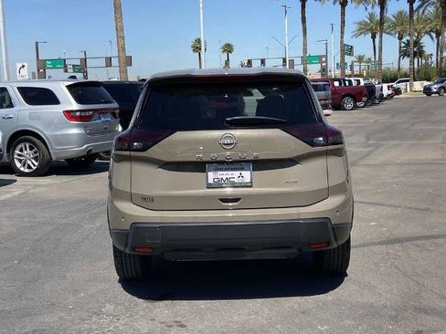 Used 2025 Nissan Rogue SV image 5