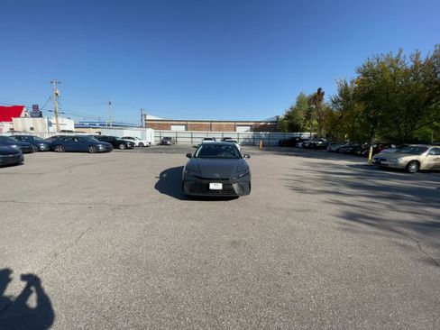 Used 2025 Toyota Camry LE image 16