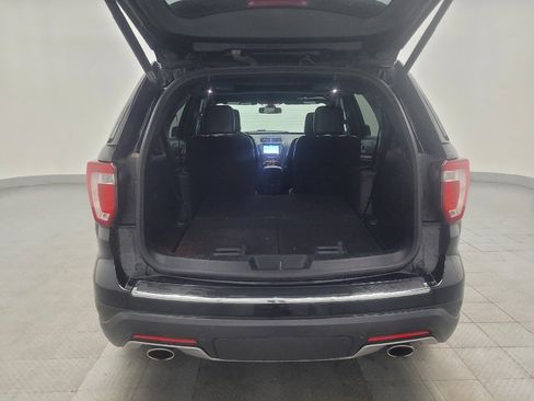 Used 2018 Ford Explorer XLT w/ Equipment Group 202A AWD/4WD image 29