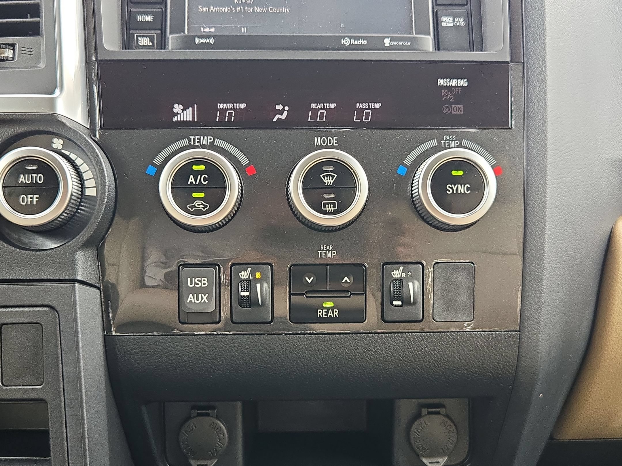 Used 2019 Toyota Sequoia Limited w/ Safety & Convenience Package RWD image 18