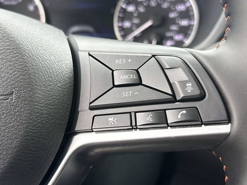 Used 2025 Nissan Sentra SR FWD image 15