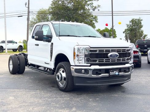 New 2026 Ford F350 XL w/ XL Chrome Package AWD/4WD image 8