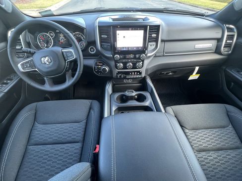 New 2025 RAM 1500 Big Horn AWD/4WD image 18