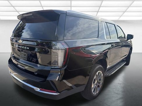 Used 2025 Chevrolet Suburban LT w/ Comfort Package RWD image 2