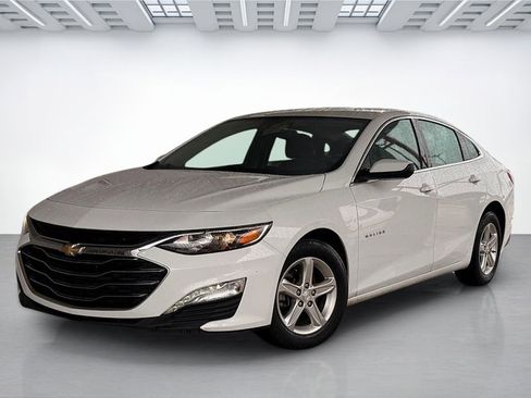 Used 2024 Chevrolet Malibu LT FWD image 2
