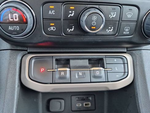 Used 2023 GMC Acadia Denali w/ Denali Ultimate Package AWD/4WD image 12