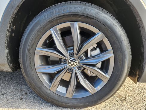Certified 2022 Volkswagen Tiguan SE image 20