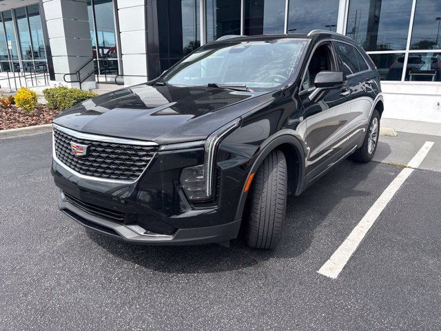 Used 2025 Cadillac XT4 Premium Luxury FWD image 1