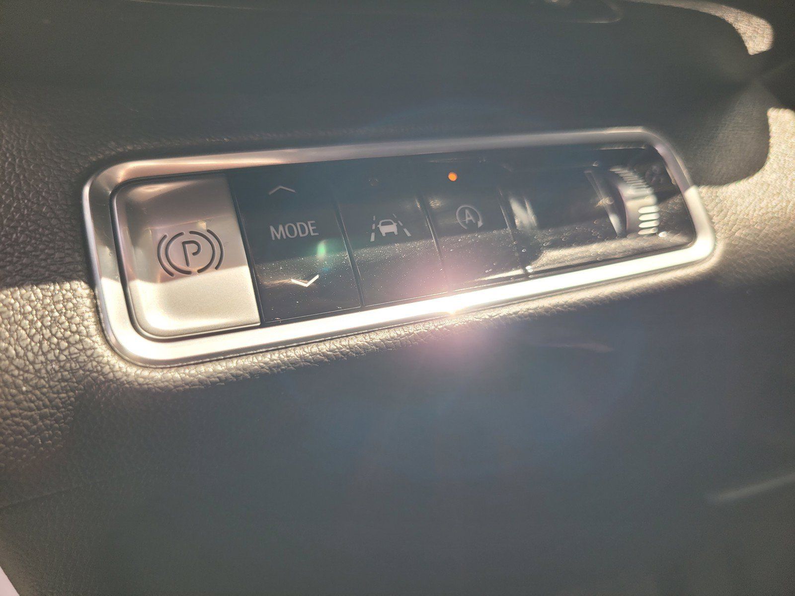 Used 2024 Buick Envision Avenir AWD/4WD image 16