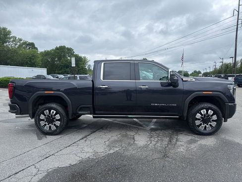 New 2025 GMC Sierra 2500 Denali w/ Denali Reserve Package image 7